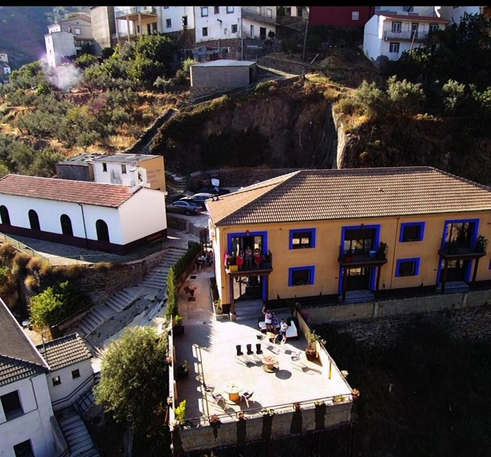 Alojamientos Rurales Hurdes Altas - La Antigua Guarderia 卡萨雷斯德拉斯乌尔德斯 外观 照片